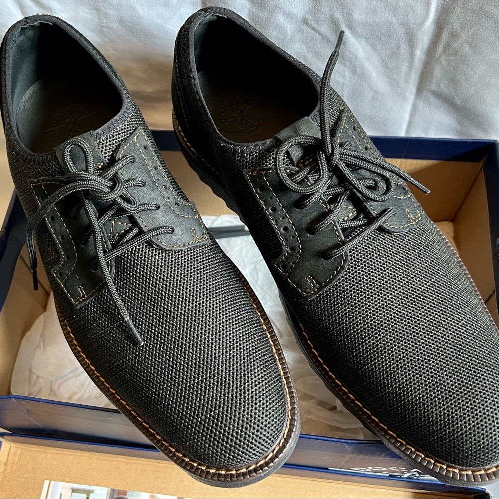 Men’s Dockers black lace up shoes - size 8.5M